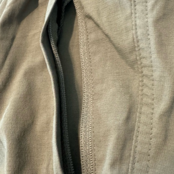 L.L. Bean, Pants deportivo para mujer, Talla S, Color verde Olivo. - Picture 9 of 12